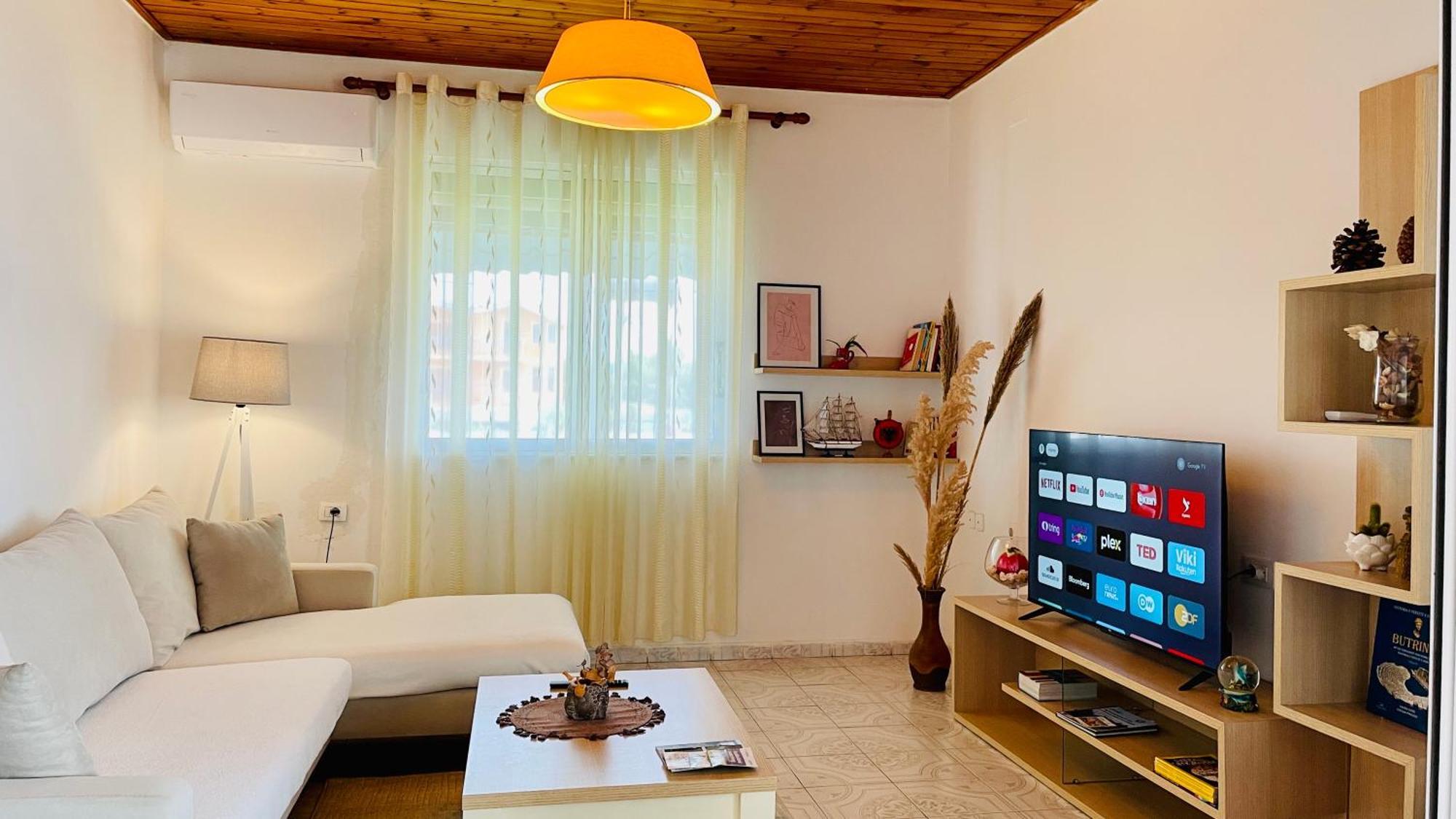 Mia Guest House - Entire Home With Balcony & Garden ディヴィアーケ エクステリア 写真